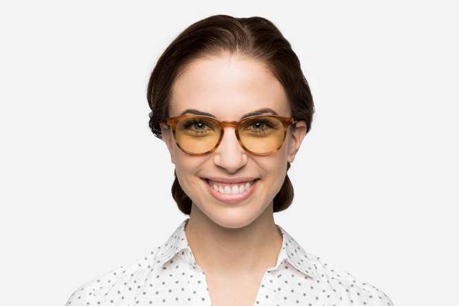 Roebling sleepglasses in amber toffee on female model viewed from front