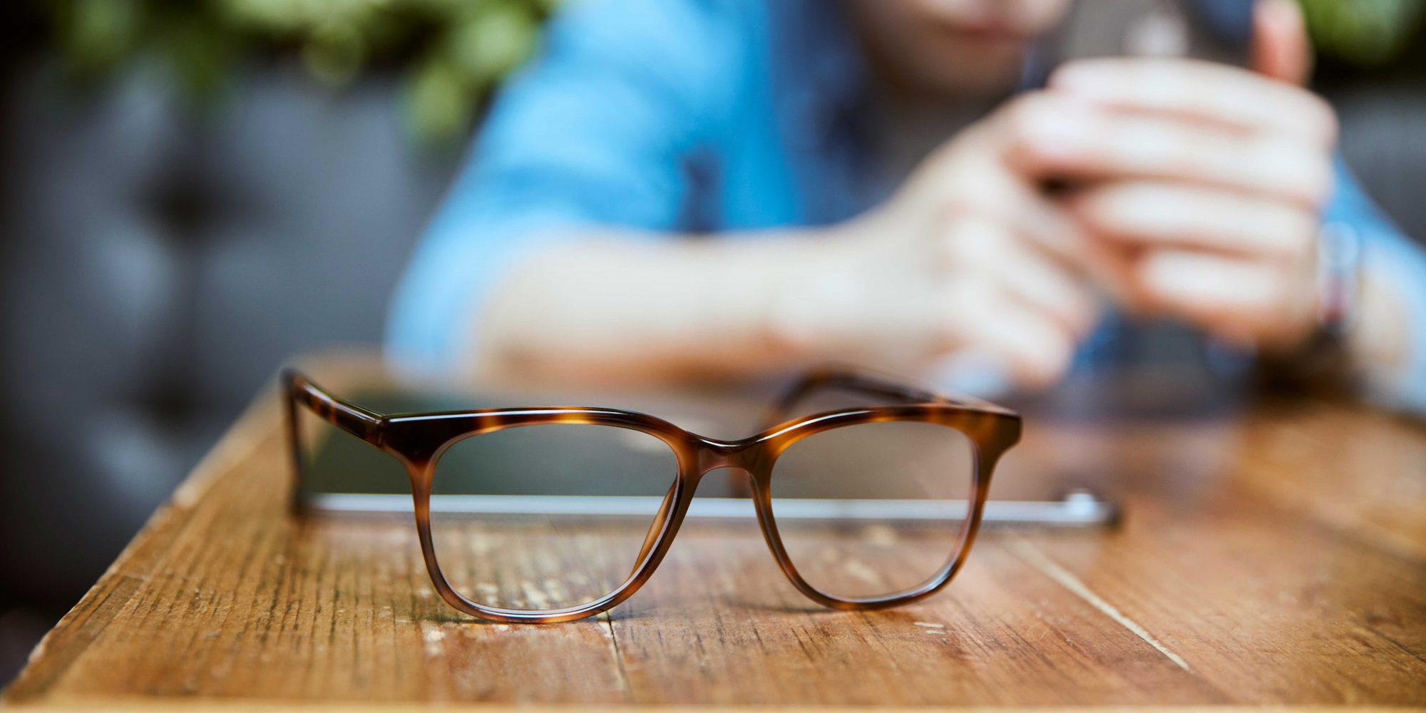 nearsightedness with people wearing glasses