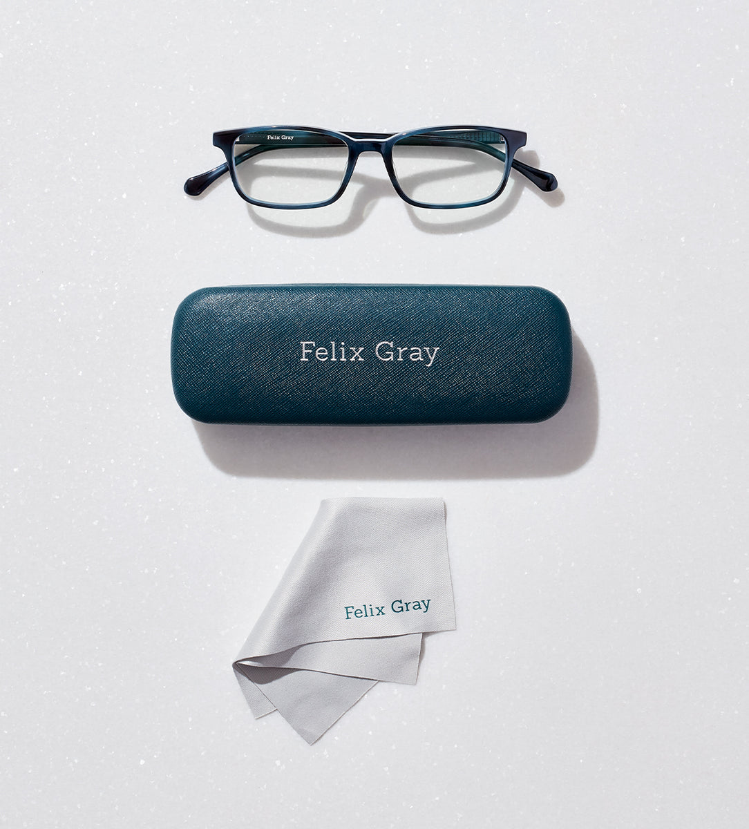 eyeglasses hard case and lens cloth